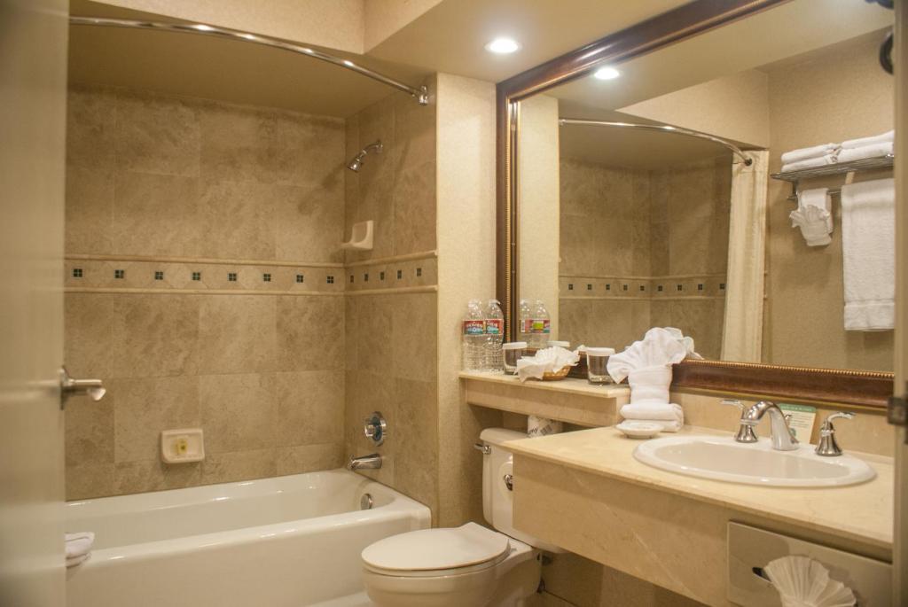 Deluxe Room, 2 Queen Beds, Resort View,64679347:JPEG